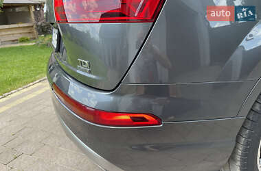 Внедорожник / Кроссовер Audi Q7 2016 в 