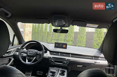 Внедорожник / Кроссовер Audi Q7 2016 в 