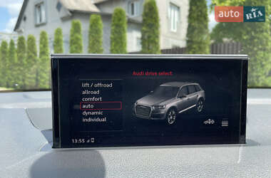 Внедорожник / Кроссовер Audi Q7 2016 в 