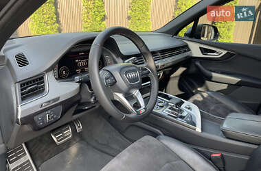 Внедорожник / Кроссовер Audi Q7 2016 в 