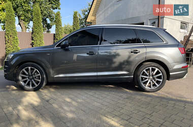 Внедорожник / Кроссовер Audi Q7 2016 в 