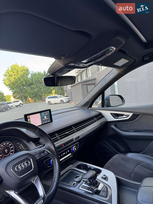 Позашляховик / Кросовер Audi Q7 2017 в Чернівцях