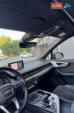 Позашляховик / Кросовер Audi Q7 2017 в 