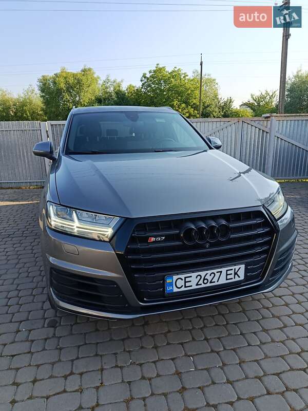 Внедорожник / Кроссовер Audi Q7 2016 в 