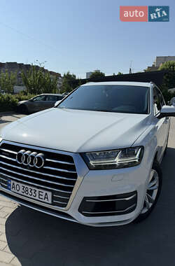 Позашляховик / Кросовер Audi Q7 2017 в 