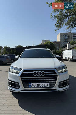 Позашляховик / Кросовер Audi Q7 2017 в 