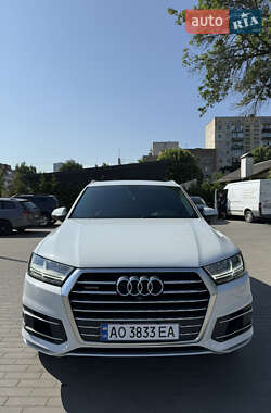 Позашляховик / Кросовер Audi Q7 2017 в 