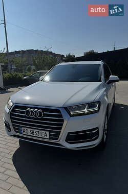 Позашляховик / Кросовер Audi Q7 2017 в 