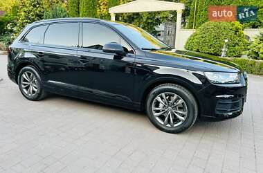 Внедорожник / Кроссовер Audi Q7 2015 в 