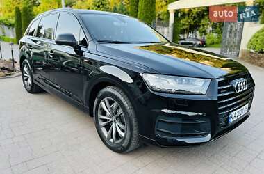 Внедорожник / Кроссовер Audi Q7 2015 в 
