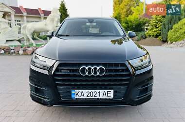 Внедорожник / Кроссовер Audi Q7 2015 в 