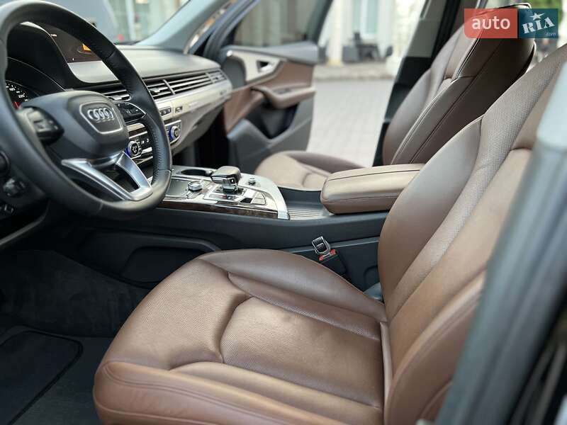 Позашляховик / Кросовер Audi Q7 2015 в Хмельницькому