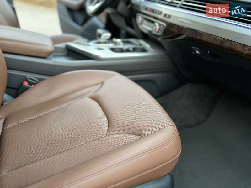 Позашляховик / Кросовер Audi Q7 2015 в Хмельницькому