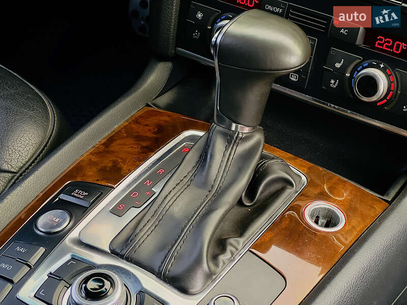 Позашляховик / Кросовер Audi Q7 2010 в Миколаєві