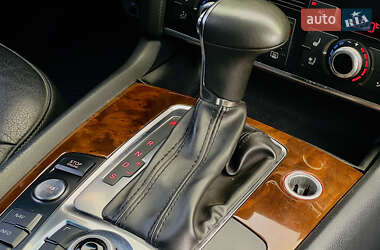 Внедорожник / Кроссовер Audi Q7 2010 в 