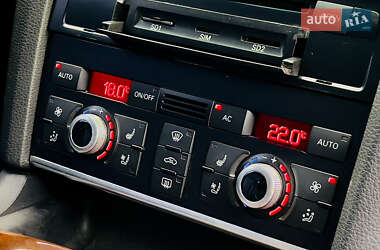 Внедорожник / Кроссовер Audi Q7 2010 в 