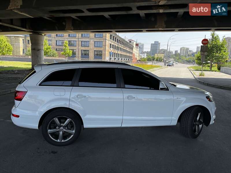 Внедорожник / Кроссовер Audi Q7 2015 в Киеве