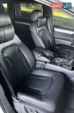Позашляховик / Кросовер Audi Q7 2015 в 