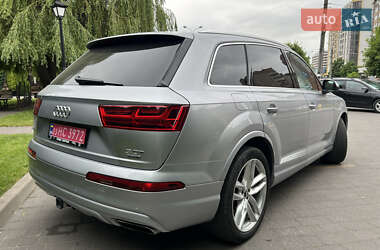 Внедорожник / Кроссовер Audi Q7 2018 в 