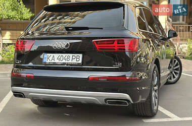 Внедорожник / Кроссовер Audi Q7 2016 в 