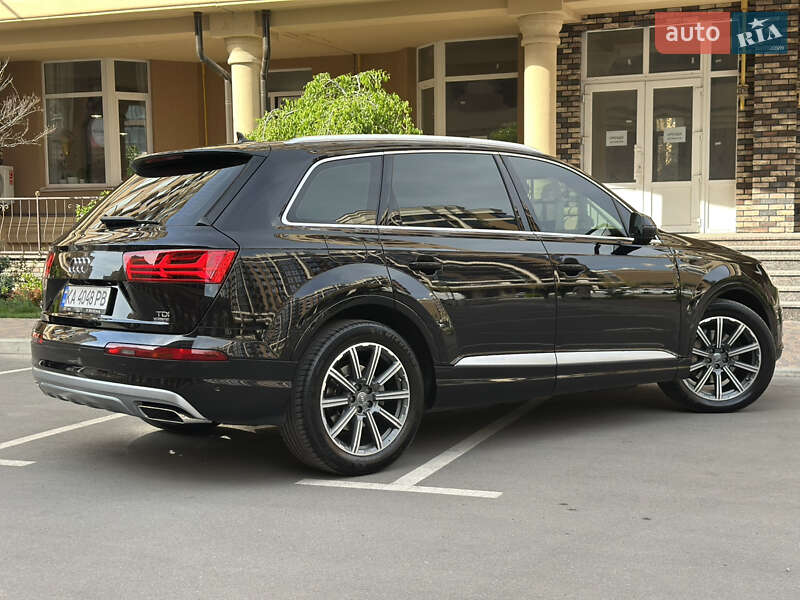 Позашляховик / Кросовер Audi Q7 2016 в Києві