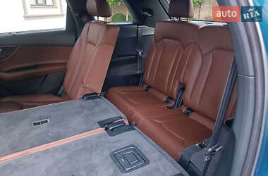 Внедорожник / Кроссовер Audi Q7 2018 в 