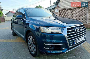 Внедорожник / Кроссовер Audi Q7 2018 в 