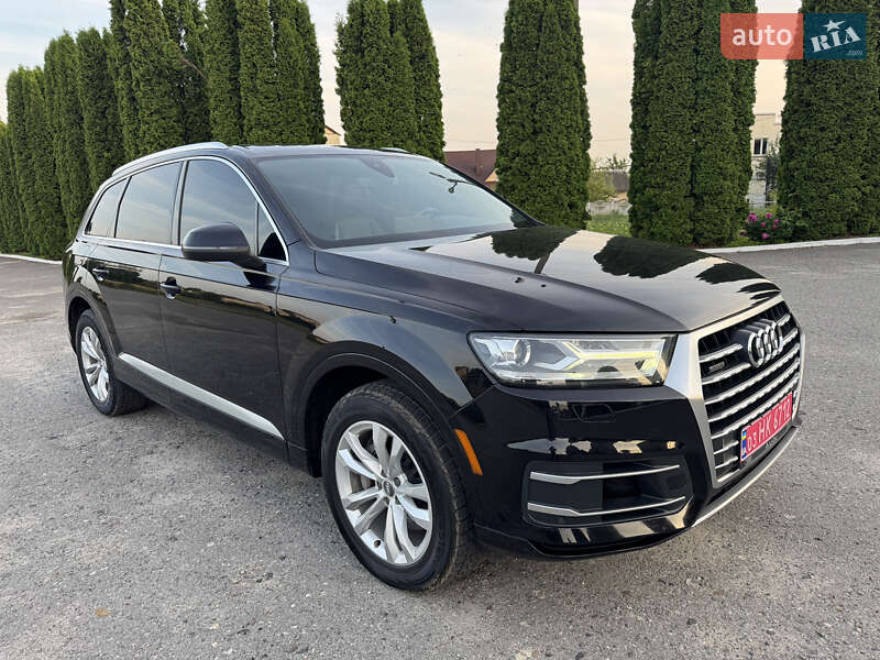 Внедорожник / Кроссовер Audi Q7 2019 в 