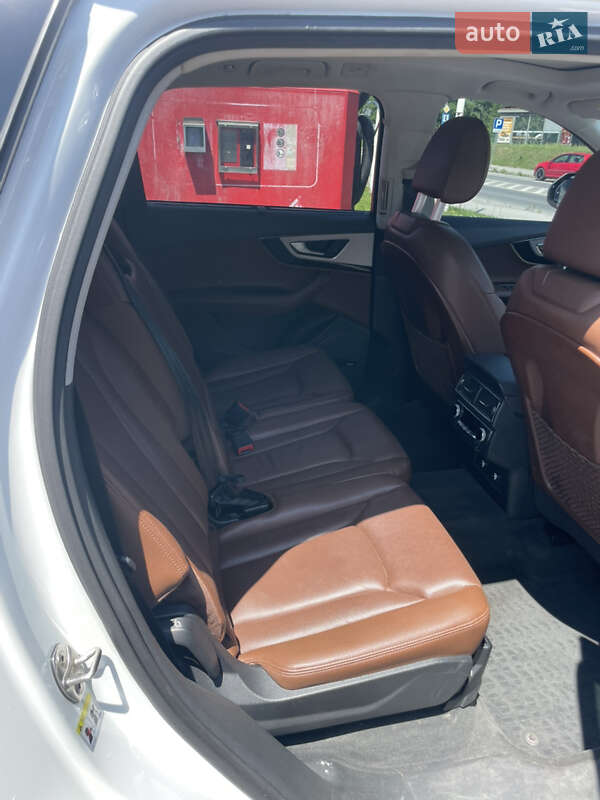 Позашляховик / Кросовер Audi Q7 2019 в Рава-Руській