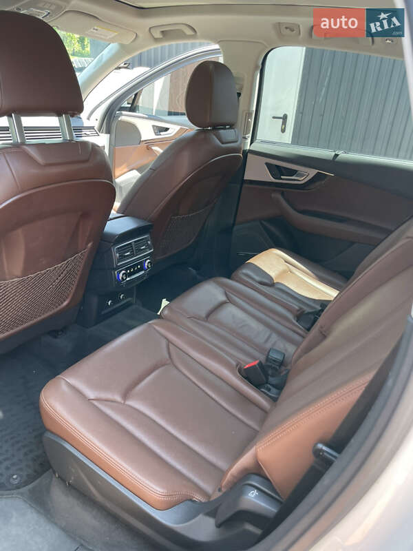 Позашляховик / Кросовер Audi Q7 2019 в Рава-Руській