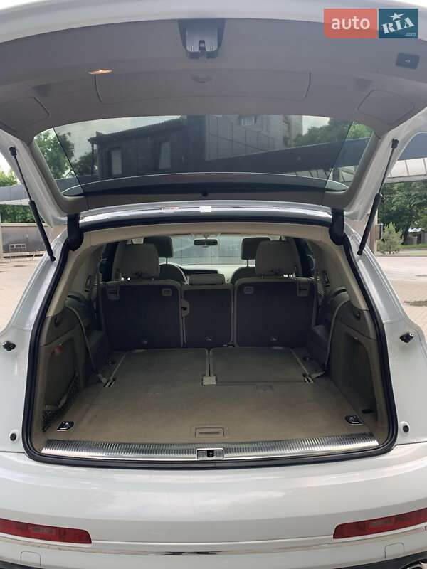 Позашляховик / Кросовер Audi Q7 2015 в Хмельницькому