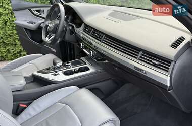 Внедорожник / Кроссовер Audi Q7 2017 в 