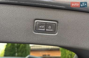 Внедорожник / Кроссовер Audi Q7 2017 в 
