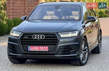 Внедорожник / Кроссовер Audi Q7 2017 в 