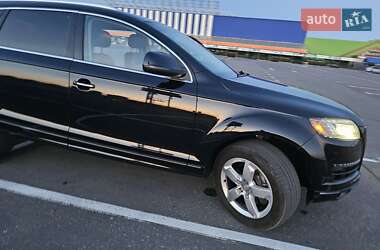 Позашляховик / Кросовер Audi Q7 2013 в 