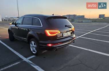 Позашляховик / Кросовер Audi Q7 2013 в 