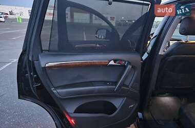 Позашляховик / Кросовер Audi Q7 2013 в 