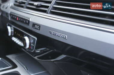 Внедорожник / Кроссовер Audi Q7 2017 в 