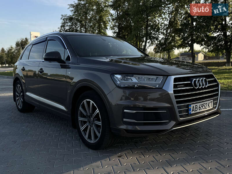 Позашляховик / Кросовер Audi Q7 2018 в Тульчині