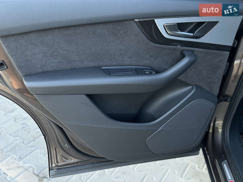 Позашляховик / Кросовер Audi Q7 2018 в Тульчині