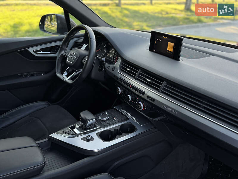 Позашляховик / Кросовер Audi Q7 2018 в Тульчині