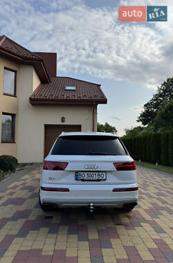Позашляховик / Кросовер Audi Q7 2018 в 