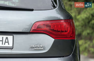 Внедорожник / Кроссовер Audi Q7 2015 в 