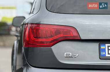 Внедорожник / Кроссовер Audi Q7 2015 в 