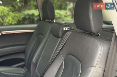 Внедорожник / Кроссовер Audi Q7 2015 в 