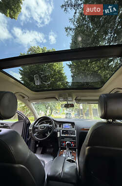 Позашляховик / Кросовер Audi Q7 2013 в 