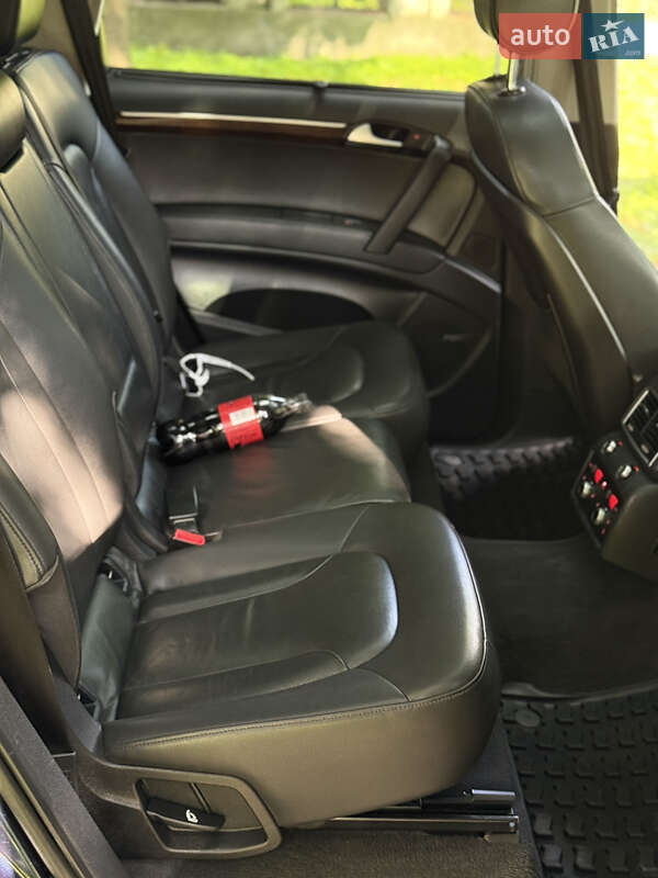 Позашляховик / Кросовер Audi Q7 2013 в Дубні