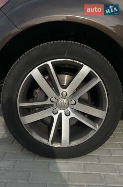 Внедорожник / Кроссовер Audi Q7 2013 в 