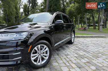 Позашляховик / Кросовер Audi Q7 2016 в 