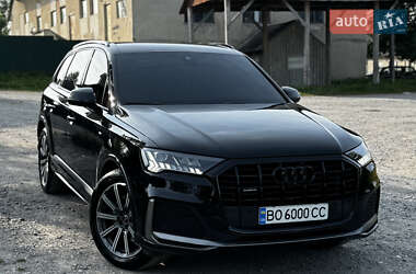 Внедорожник / Кроссовер Audi Q7 2021 в 